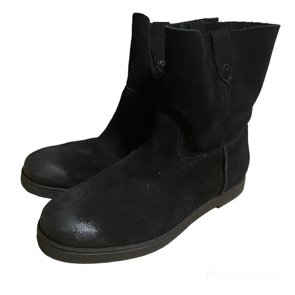 UGG Josefene Short Water Resistant Suede Boots Size US 7.5 In Black - Picture 1 of 8